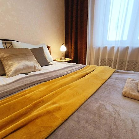 Old Town Retreat With Stunning Views 2 Bedroom Apartment Nearby The Church Of Saint Peter Riga Exterior photo